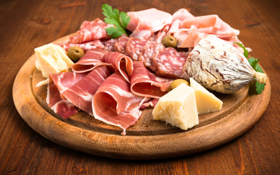 Tagliere di formaggi e salumi: i nostri consigli per esaltare il Parmigiano Reggiano